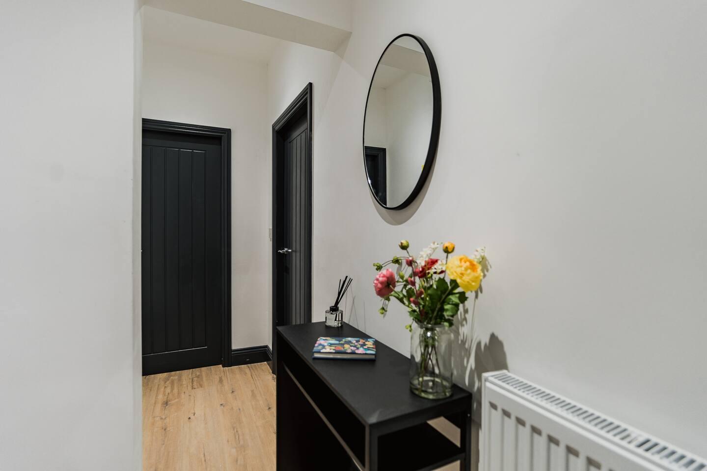 Charming & Cozy 2 BR flat, Free parking, Central3
